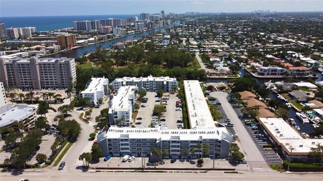 Building Photo - 2840 NE 14th Street Causeway