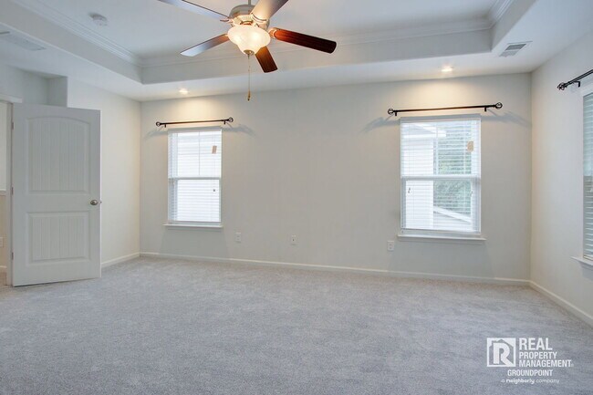 Building Photo - 221 S Lamplighter Ln