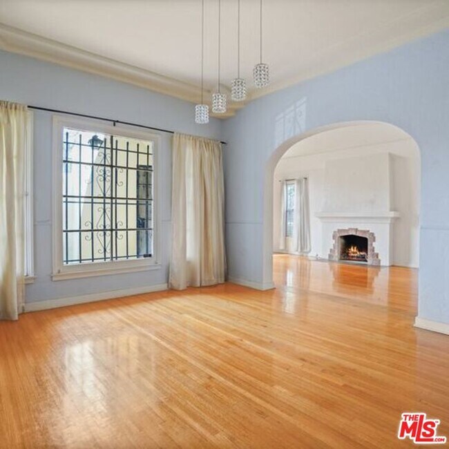 Building Photo - 1240 S Crescent Heights Blvd