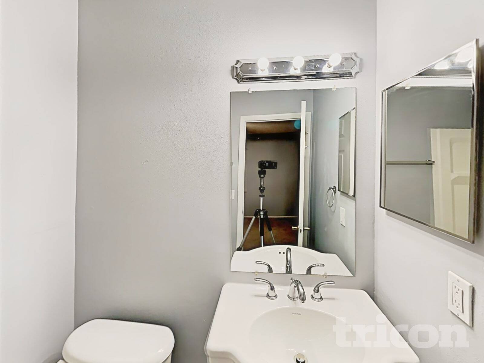 Building Photo - 1913 Hudson Ct