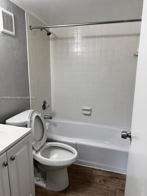 Building Photo - 1400 NE 53rd Ct