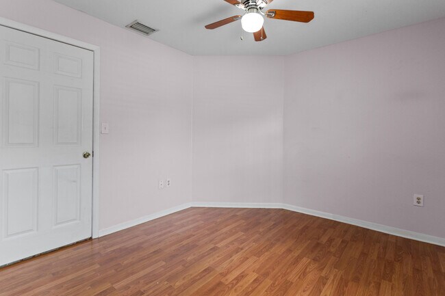 Building Photo - 13945 Langley Pl