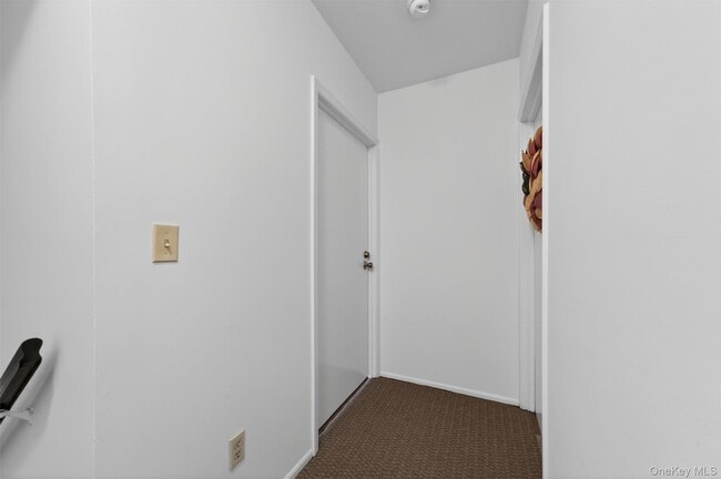 Building Photo - 12 Scotchtown Ave