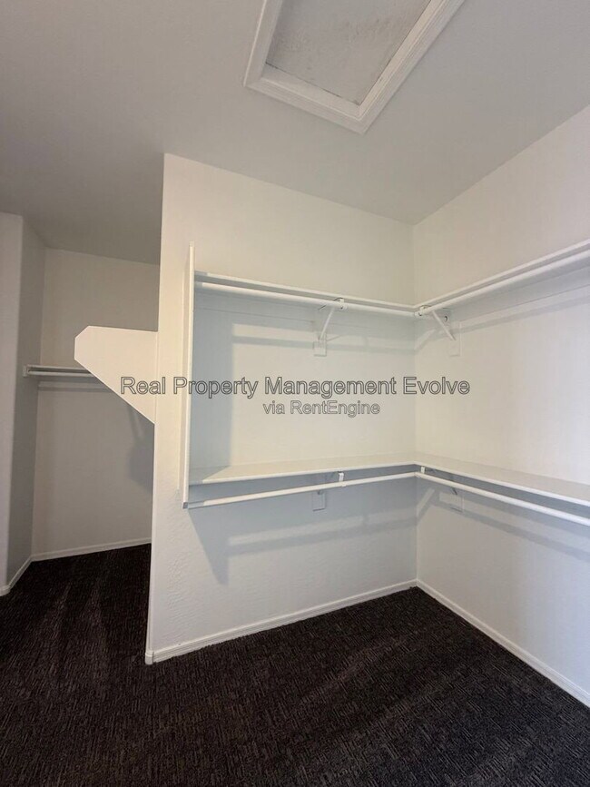 Building Photo - 1234 W Remington Dr