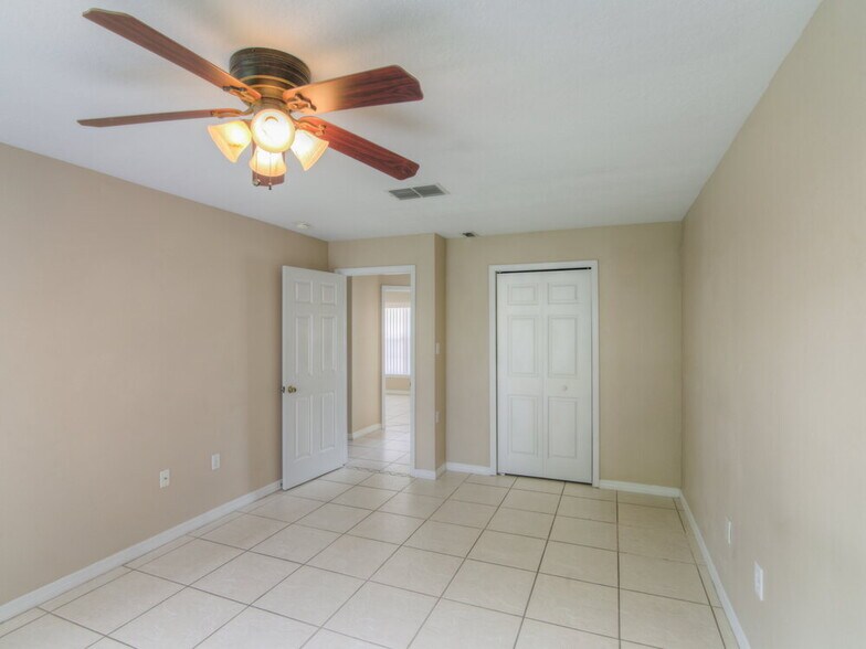 Building Photo - 3813 Kyle Dr