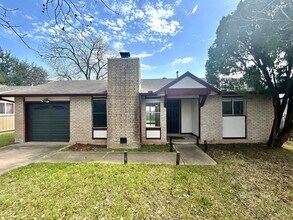 Building Photo - $500 Move-In Credit • 3BR/2BA • No Carpet • Large Fenced Backyard!