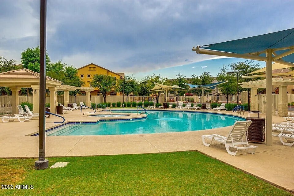 Building Photo - 280 S Evergreen Rd