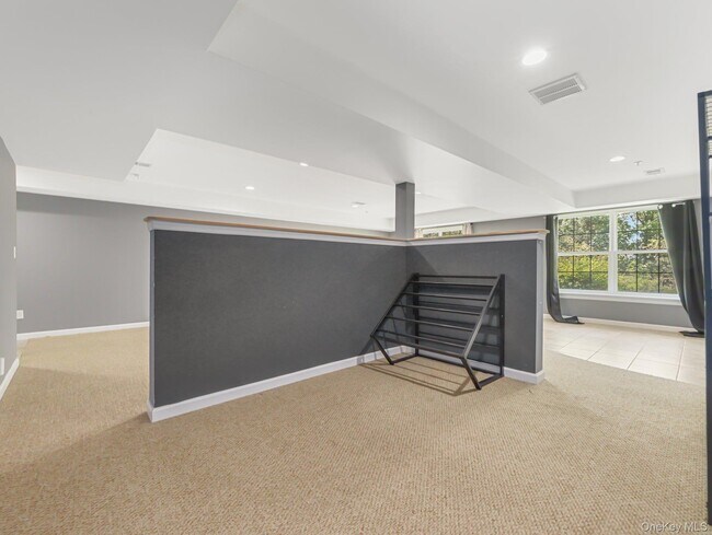 Building Photo - 1115 Balsam Dr