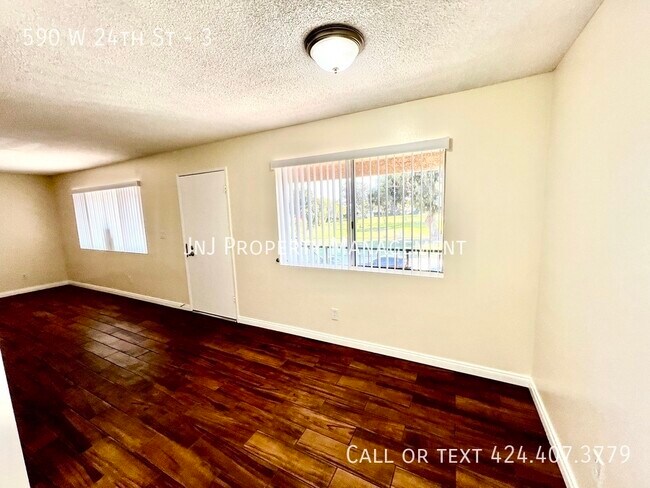 Building Photo - 590 W 24th St