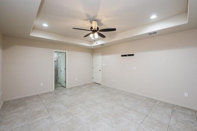 Building Photo - 704 Mercado Ln