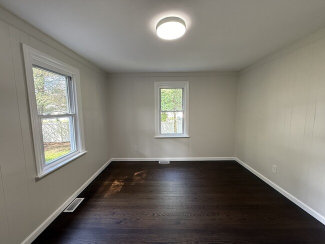 Building Photo - 1050 Alexander Dr