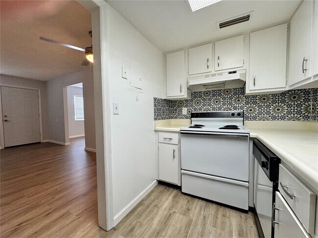 Building Photo - 551 Flemming Way