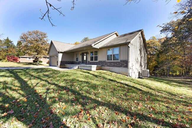 Building Photo - 369 Meadowview Dr