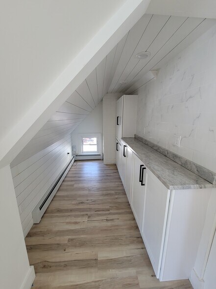 Building Photo - 682 Whitney Ave
