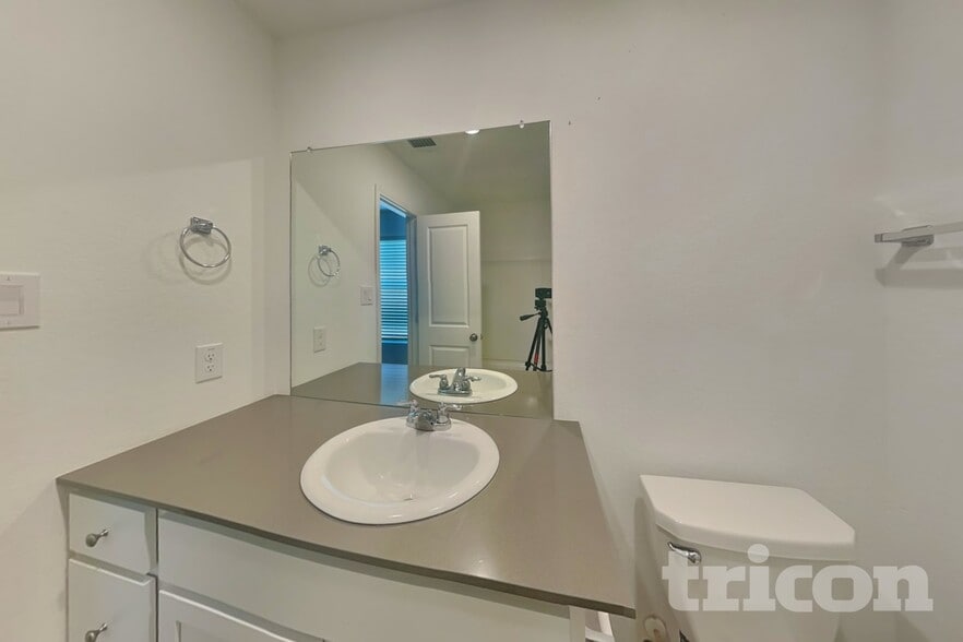 Building Photo - 2513 Sweet Olive
