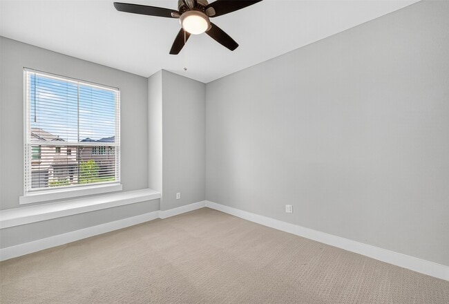 Building Photo - 151 Nightshade St
