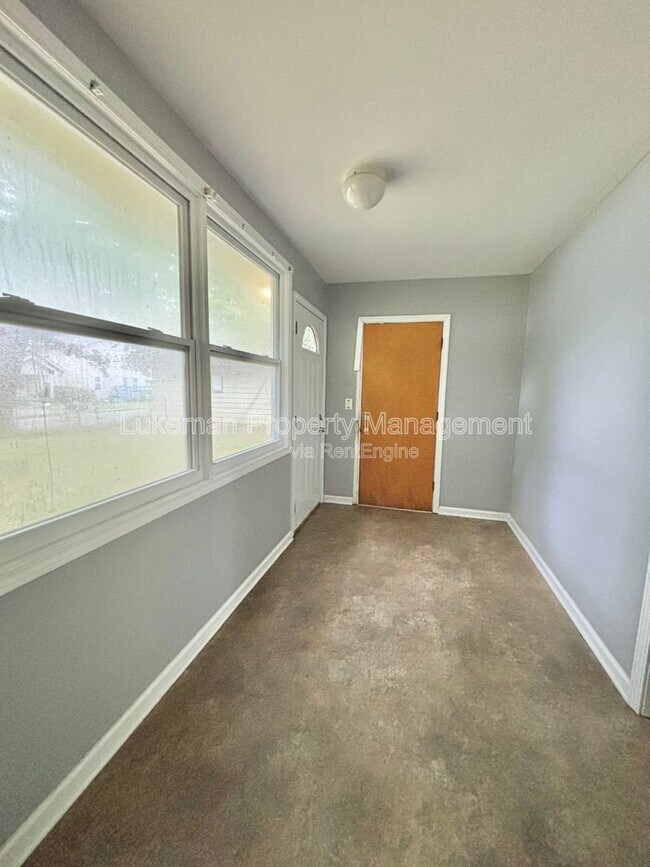 Building Photo - 3009 W Michigan Ave