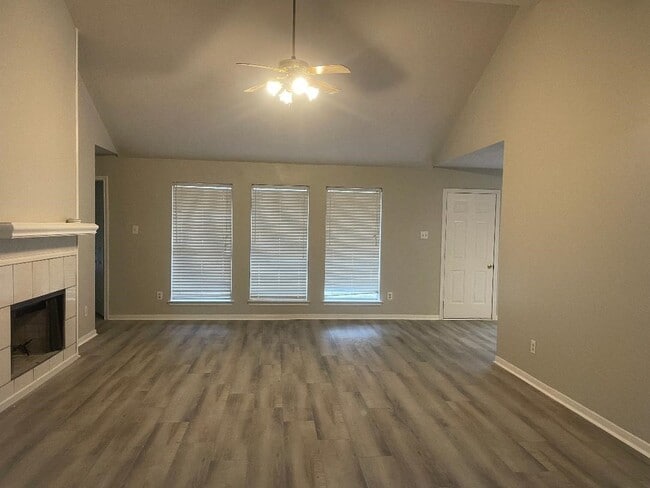 Building Photo - 16302 Cobble Springs Ct