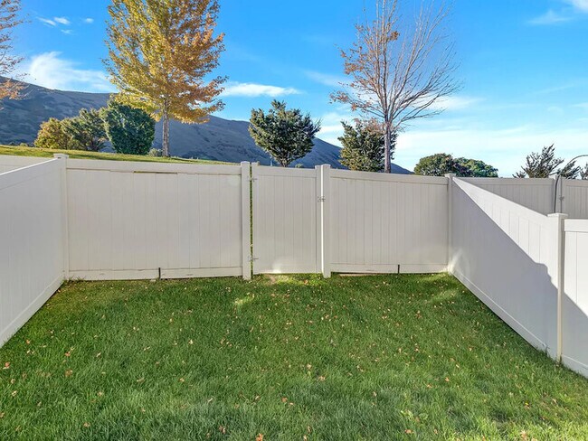 Building Photo - Available Soon!