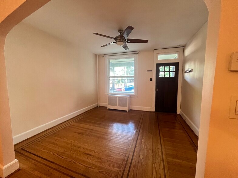 Living Room - 915 W 33rd St
