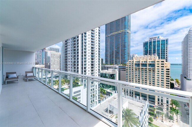 Building Photo - 1080 Brickell Ave