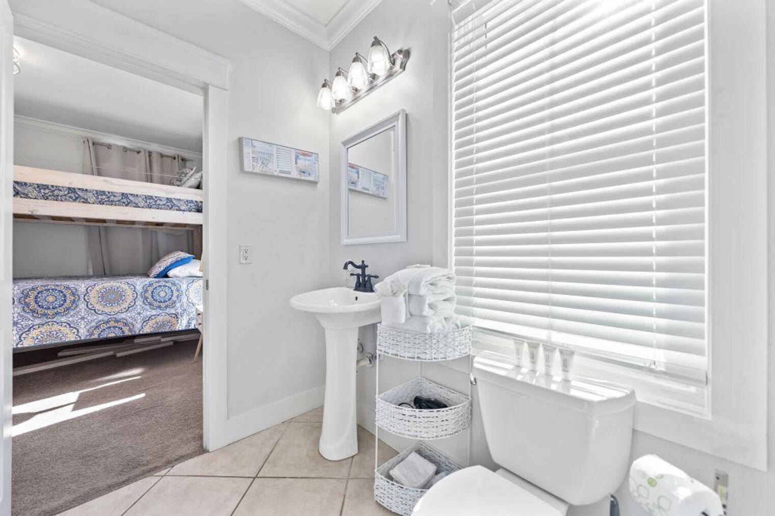 Building Photo - 15 Meeting St