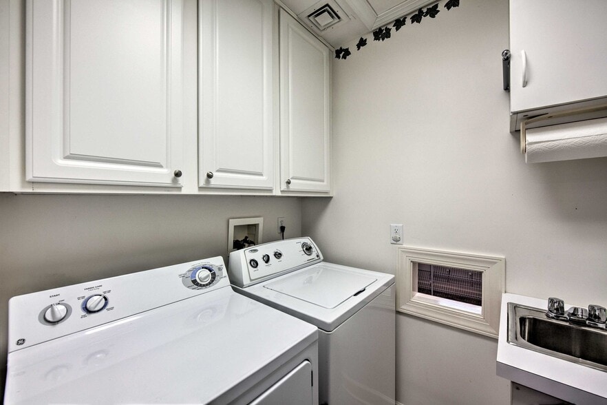 Building Photo - 6061 Linglestown Rd