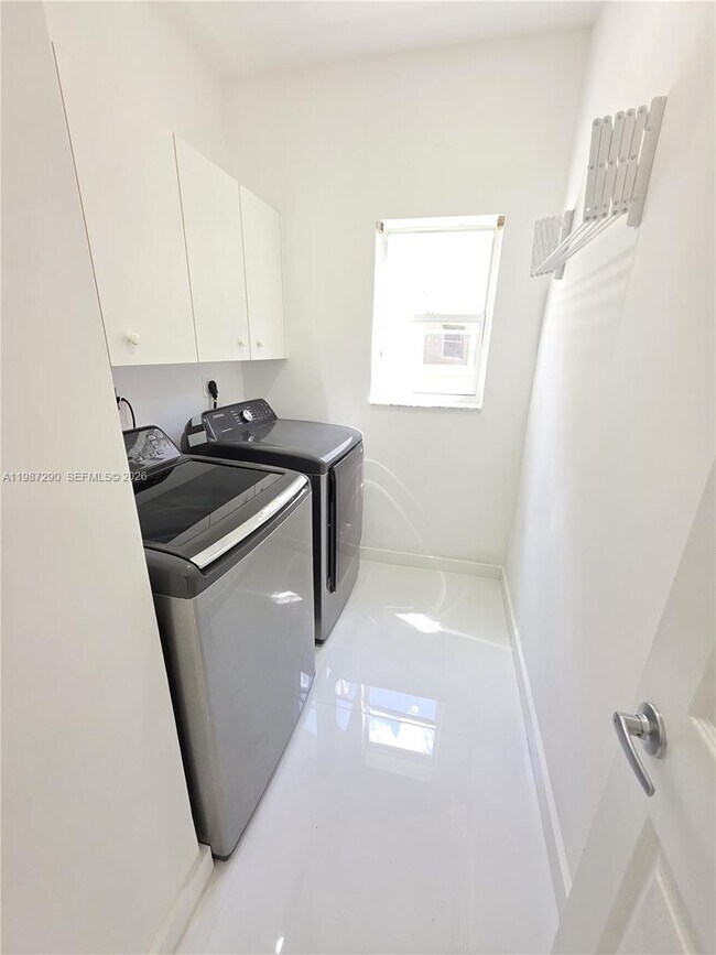 Building Photo - 16404 Diamond Head Dr