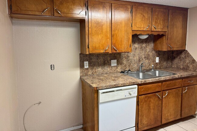 Building Photo - 1901 W Wenonah Blvd