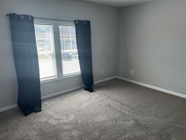 Building Photo - 2 bedroom 2.5 bath Townhouse in Hope Mills