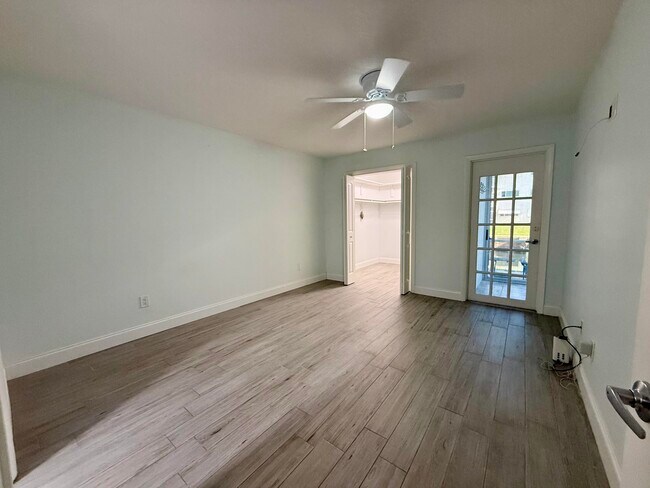 Building Photo - 121 Wettaw Ln