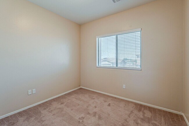 Building Photo - Pet-Friendly 4 Bedroom Rental in Tucson wi...