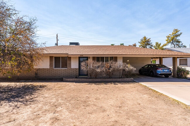 Building Photo - 1155 E Geneva Dr