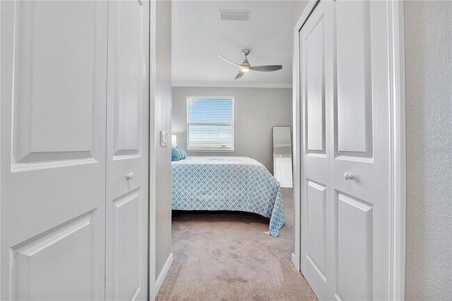 Building Photo - 14041 Heritage Landing Blvd