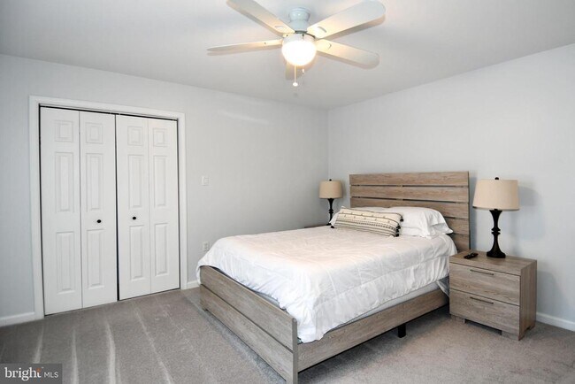 Building Photo - 10049 Meleen Dr