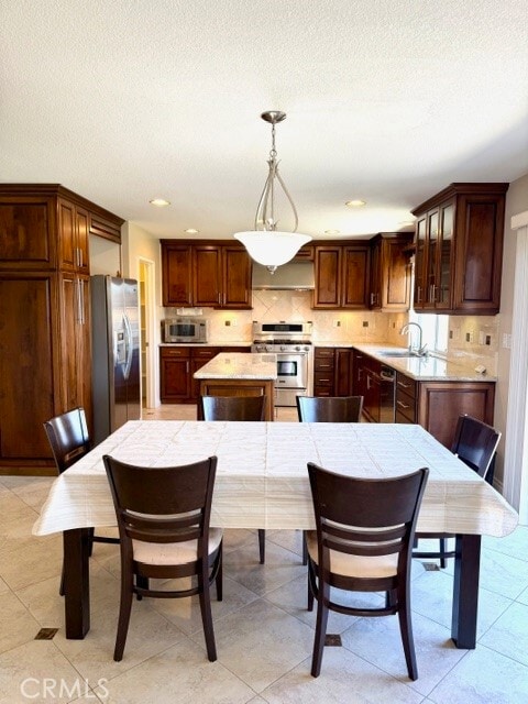 Building Photo - 16605 Quail Country Ave