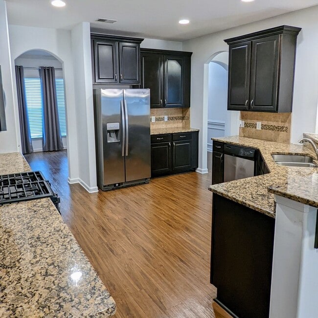 Building Photo - Beautiful 4 Bedroom Home in Palmetto Pointe