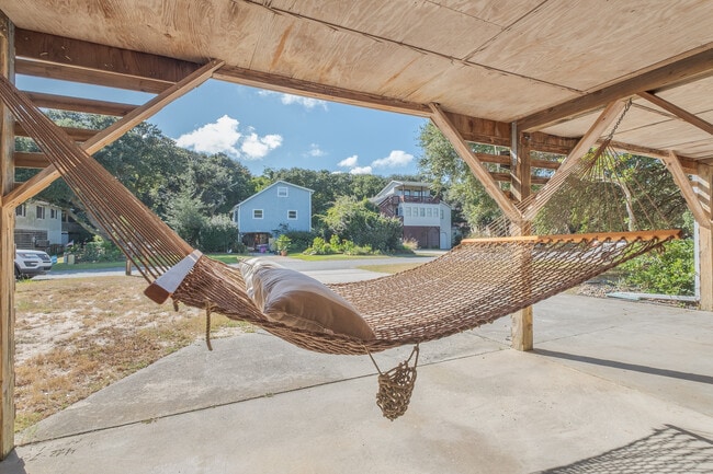 Building Photo - 4327 S Hammerhead Dr