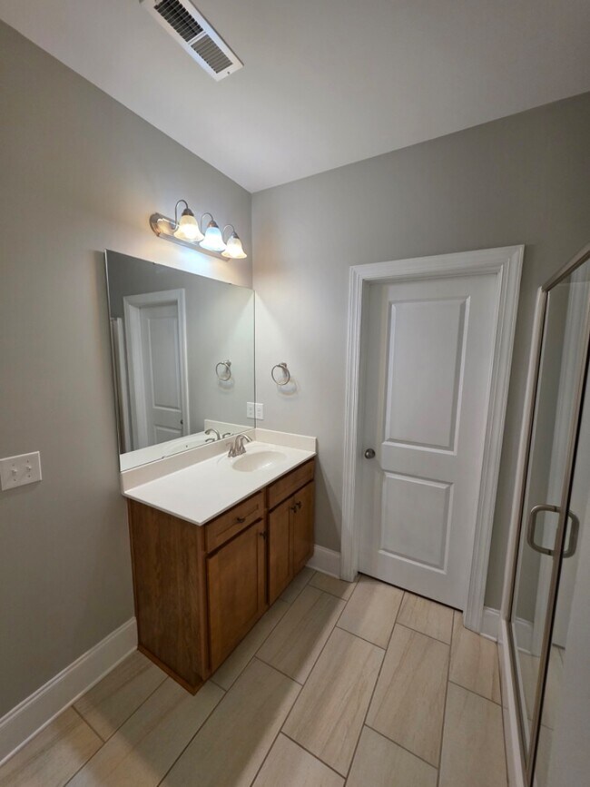 Building Photo - 1608 Palmetto Palm Dr