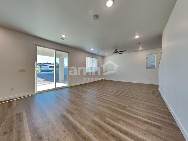 Building Photo - 9817 W Parkway Dr