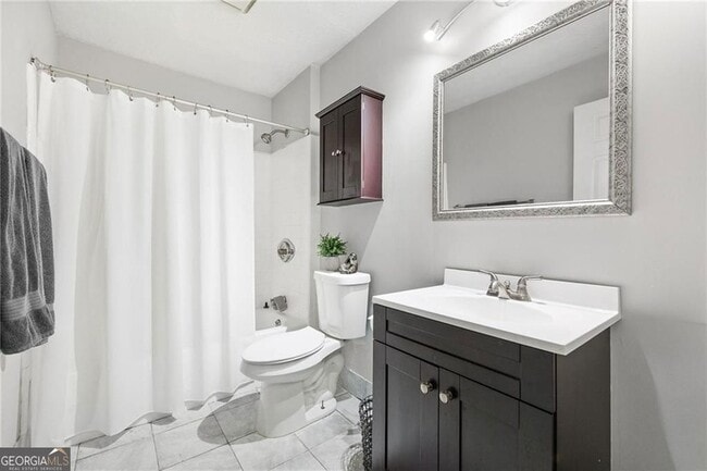 Building Photo - 13 Normandy Ct