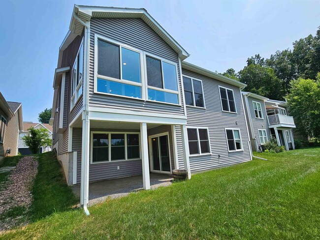Building Photo - 50 Laurentide Ln