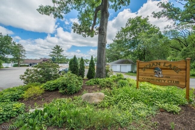 Building Photo - 21 E Shore Rd