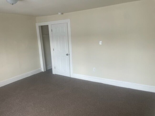 Building Photo - 729 W Lafayette St