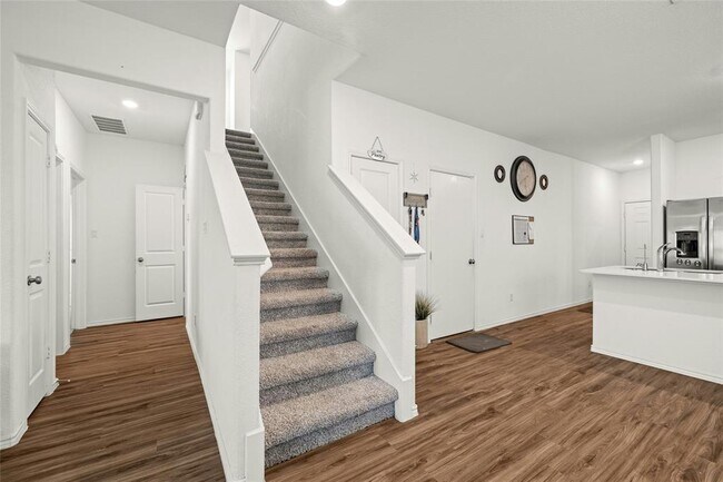 Building Photo - 5653 Bellissima Way