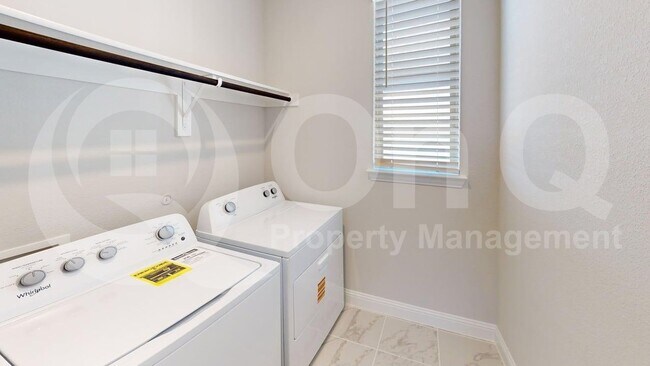 Building Photo - 7111 Daytona Mews