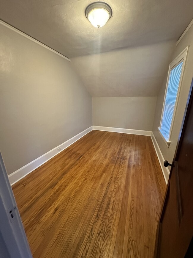 Building Photo - 2108 Oxford St