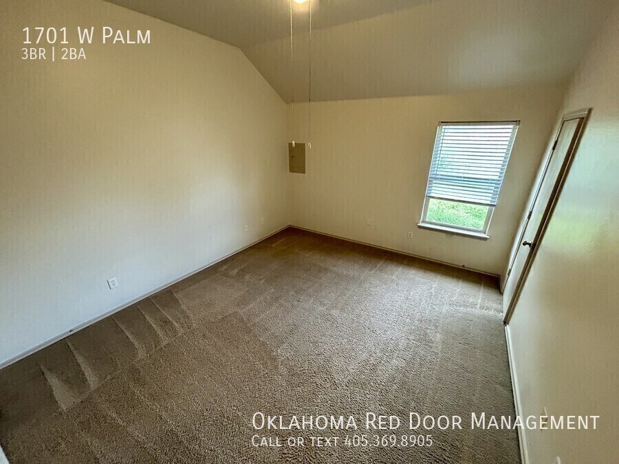 Building Photo - 1701 W Palm-