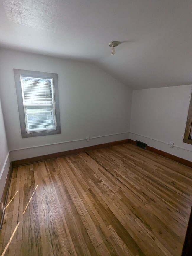 Building Photo - Block 4 Quincy Duplex