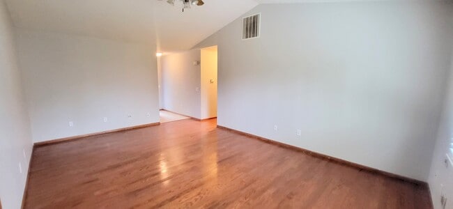 Building Photo - 9205 Whispering Woods Dr